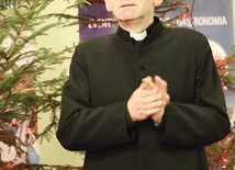 Ks. dr Józef Kożuchowski jest proboszczem parafii Świętej Królowej Jadwigi w Kmiecinie