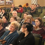 Nauczyciele i wychowawcy na dniu skupienia