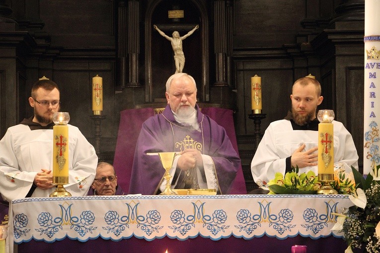 O. Andrzej Kiejza OFMCap celebruje Mszę św.