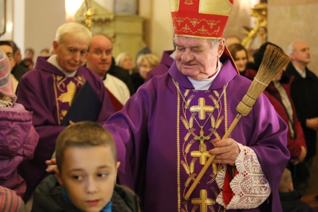 Otwarcie Bramy Miłosierdzia w Andrychowie