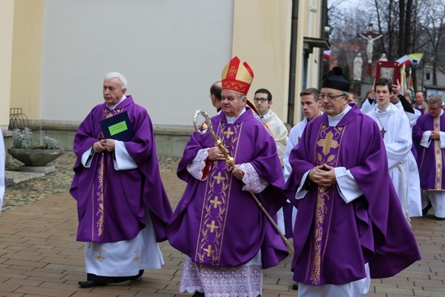 Otwarcie Bramy Miłosierdzia w Andrychowie