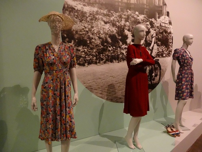 Moda PRL-u w Muzeum Narodowym