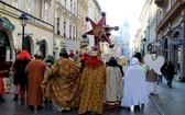 Korowód kolędników na Rynku Głównym