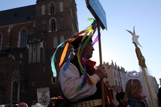 Korowód kolędników na Rynku Głównym