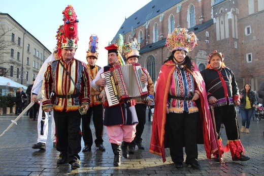 Korowód kolędników na Rynku Głównym