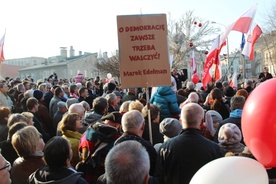 W Bielsku-Białej manifestowało kilkaset osób