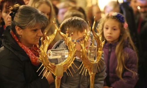 Parafianie z Bielan uczcili relikwie apostołów Bożego Miłosierdzia