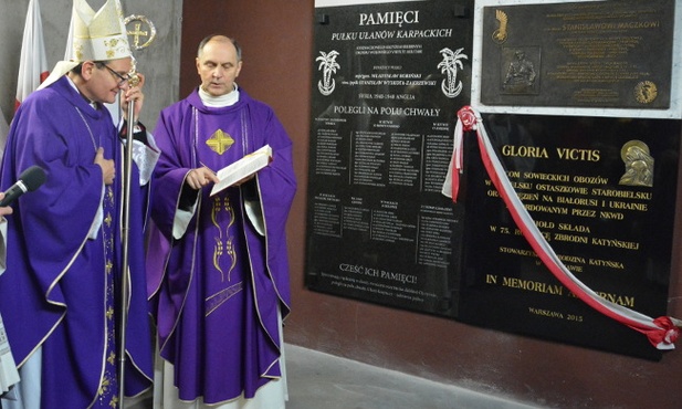 Uczcili Katyń w Panteonie