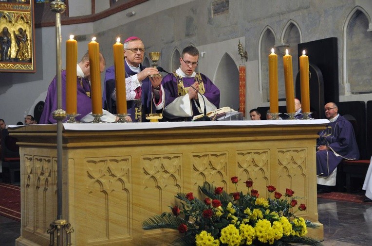 Poświęcenie ołtarza w katedrze