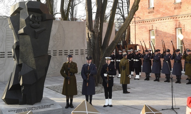 Warszawa: uczczono pamięć żołnierzy poległych za granicą