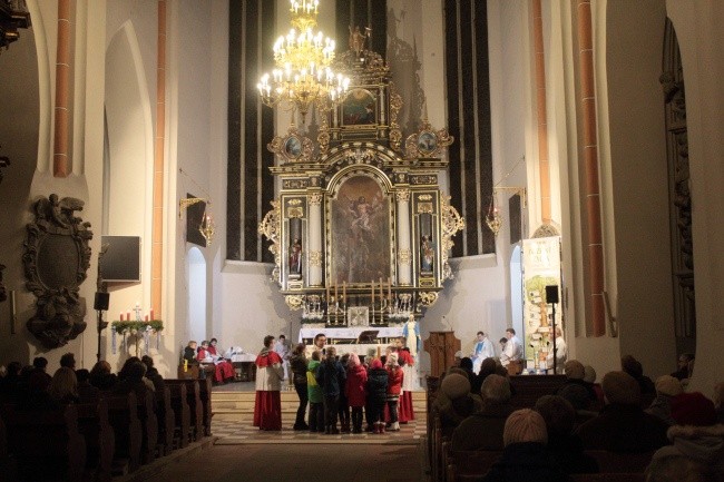 Roraty w "dużym kościele"