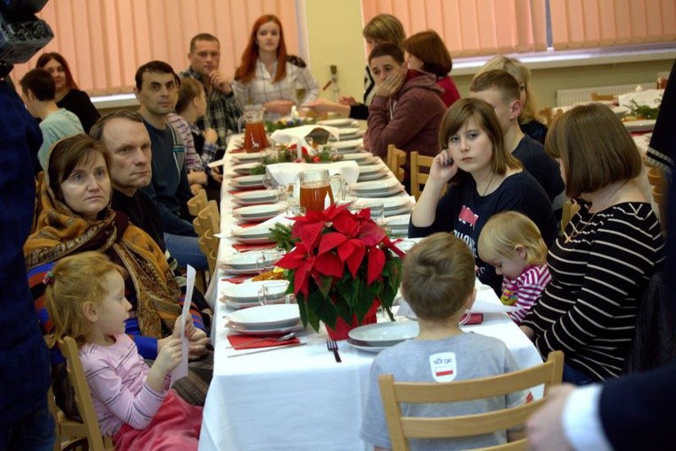 Uchodźcy z Donbasu i Mariupola - pierwsze  święta Bożego Narodzenia w Polsce