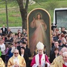  Przez pół roku tysiące ludzi, cała diecezja, szło za Jezusem Miłosiernym 