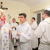  Bp Andrzej Jeż poświęcił kaplicę i dom Ruchu Światło–Życie w Czchowie