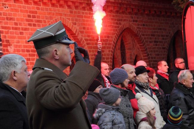 Mogła być tylko jedna odpowiedź: zbrojna!