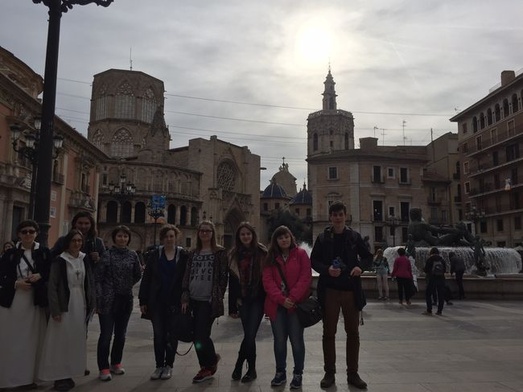 Grupa młodych w Walencji 