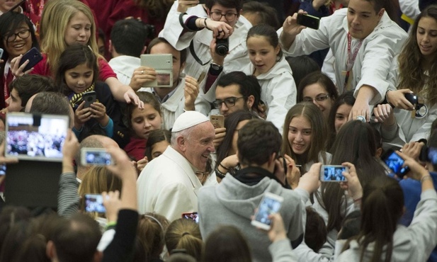 Papież do dzieci: Złoszczę się, ale nie gryzę