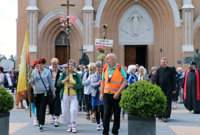  2015.06.25 - W końcu czerwca wyruszyła trzeźwościowa pielgrzymka do Niepokalanowa