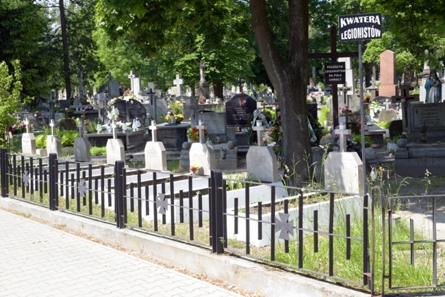 2015.06.03 - Nowe ścieżki edukacyjne na cmentarzu przy ul. Limanowskiego w Radomiu