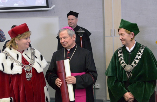  2015.05.20 - Doktorat honoris causa dla bp. Henryka Tomasika w Siedlcach