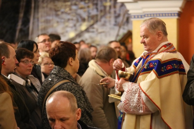 Góralska kolęda w kościele w Straconce