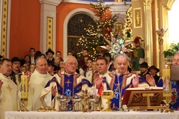 Eucharystii z góralskim kolędowaniem przewodniczył bp senior Tadeusz Rakoczy