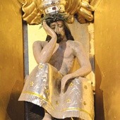 Figura Jezusa Frasobliwego w kościele Ducha Świętego w Sandomierzu