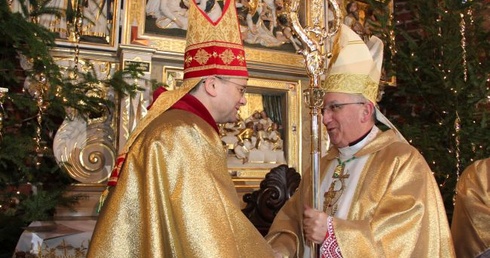 Rozpoczął się ingres bp. Tadeusza Lityńskiego