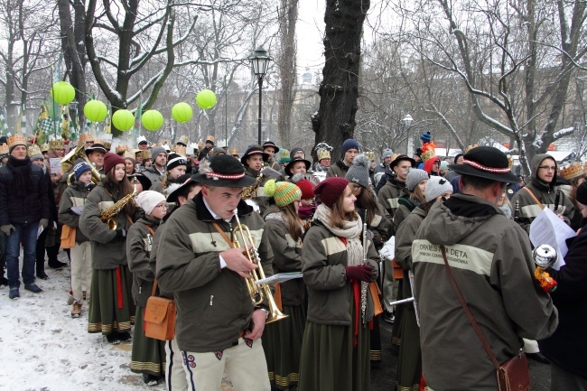 Krakowski Orszak Trzech Króli 2016 - człony niebieski i zielony