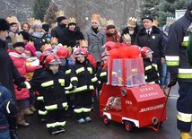 Mali strażacy, armaty i kolędy