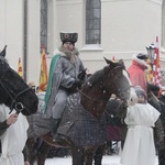 Złote korony i górnicze pióropusze