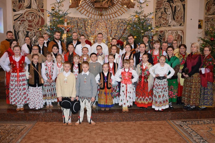 Parafialne kolędowanie w Podczerwonem