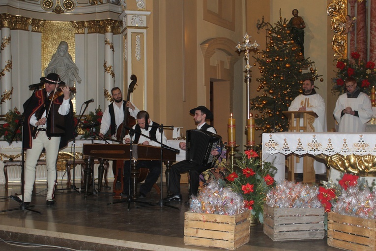 Przedszkolne kolędowanie w Kępnie  