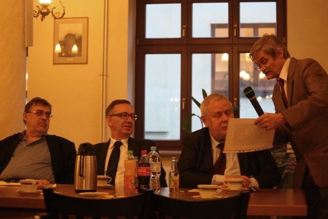 Z politykami - o Całunie Turyńskim