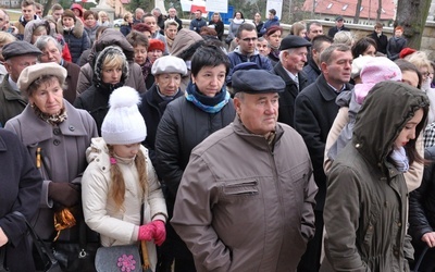 Ponad 70 procent wiernych uczestniczy w niedzielnych Mszach św.