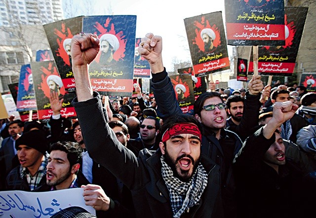 Demonstracja pod ambasadą Arabii Saudyjskiej w Teheranie po egzekucji szyickiego duchownego w Rijadzie