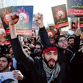 Demonstracja pod ambasadą Arabii Saudyjskiej w Teheranie po egzekucji szyickiego duchownego w Rijadzie