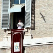 Franciszek: Nie papieże zmieniają Kościół, a...