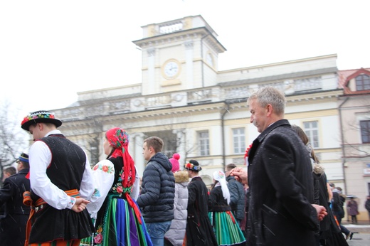 Polonez maturzystów w Łowiczu