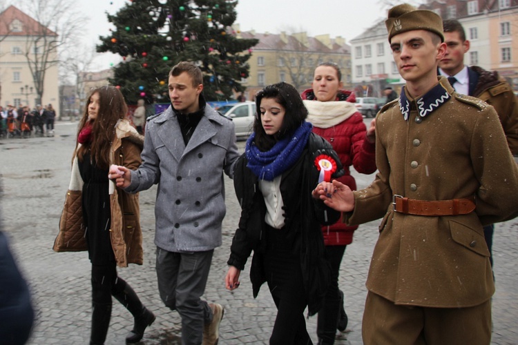 Polonez maturzystów w Łowiczu