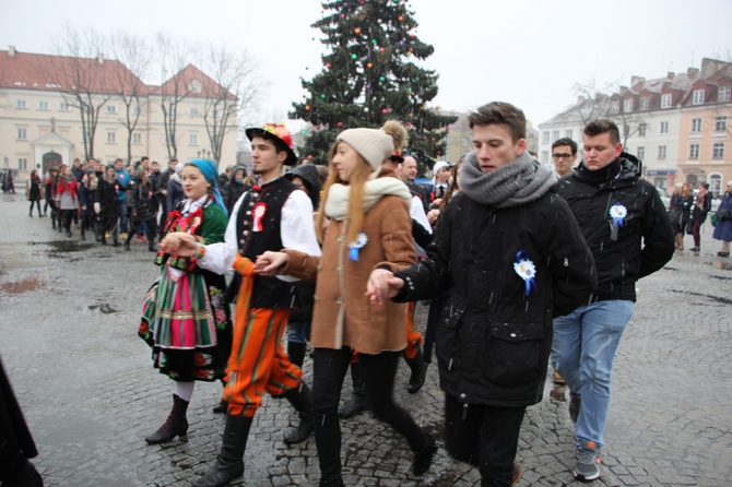 Polonez maturzystów w Łowiczu