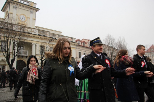 Polonez maturzystów w Łowiczu