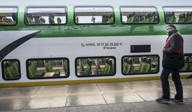 Nowe piętrowe pociągi od PESY