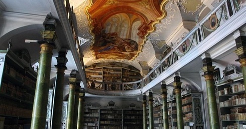 60 tys. osób w klasztorze