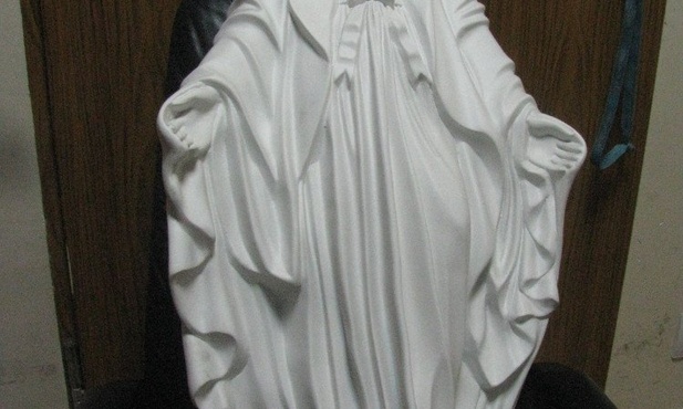 Zbezcześcili figurę Maryi
