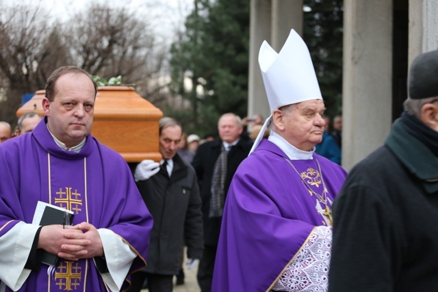 Ostatnie pożegnanie śp. ks. kan. Karola Psurka