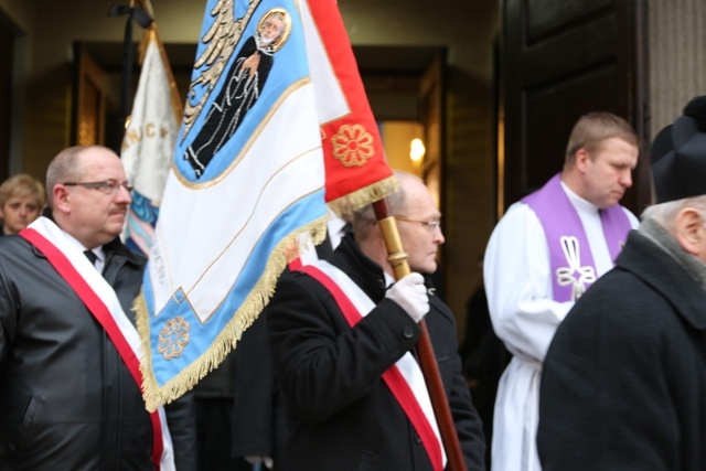 Ostatnie pożegnanie śp. ks. kan. Karola Psurka