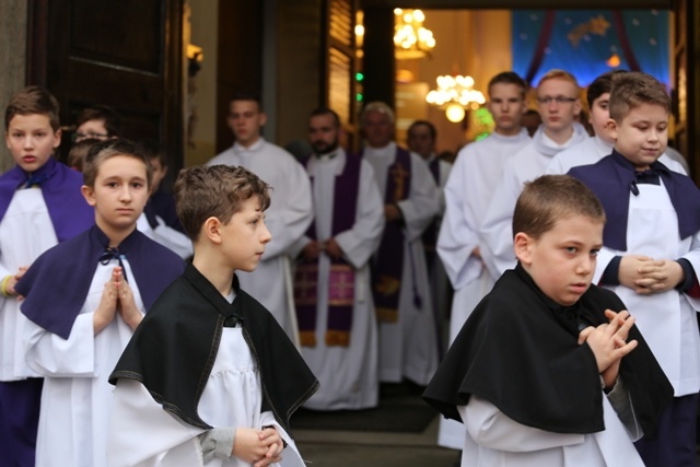 Ostatnie pożegnanie śp. ks. kan. Karola Psurka