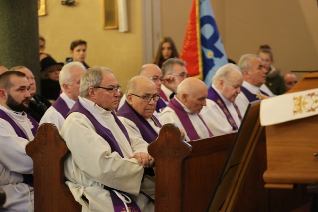 Ostatnie pożegnanie śp. ks. kan. Karola Psurka