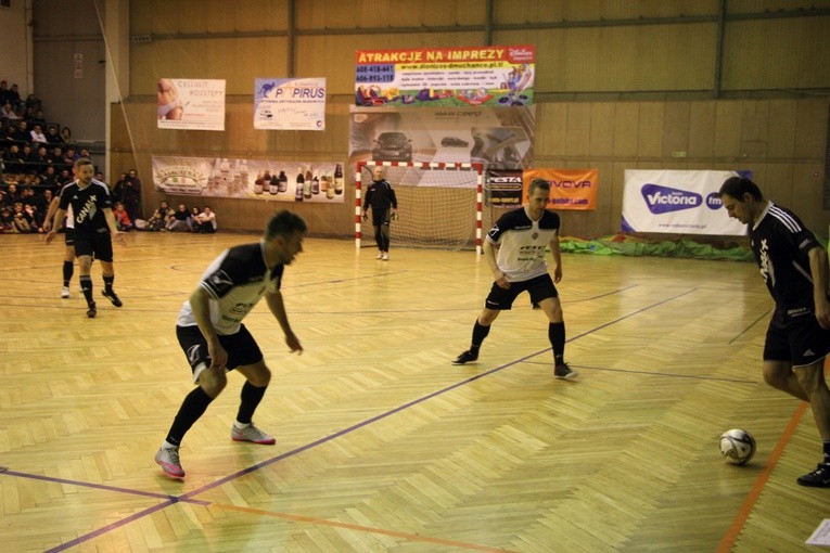 XII Turniej Charytatywny "Gwiazdy na Gwiazdkę"